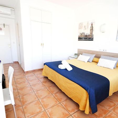 Hsr Gil (Adults Only) Hostel Palma Nova  Bagian luar foto