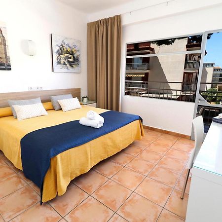 Hsr Gil (Adults Only) Hostel Palma Nova  Bagian luar foto