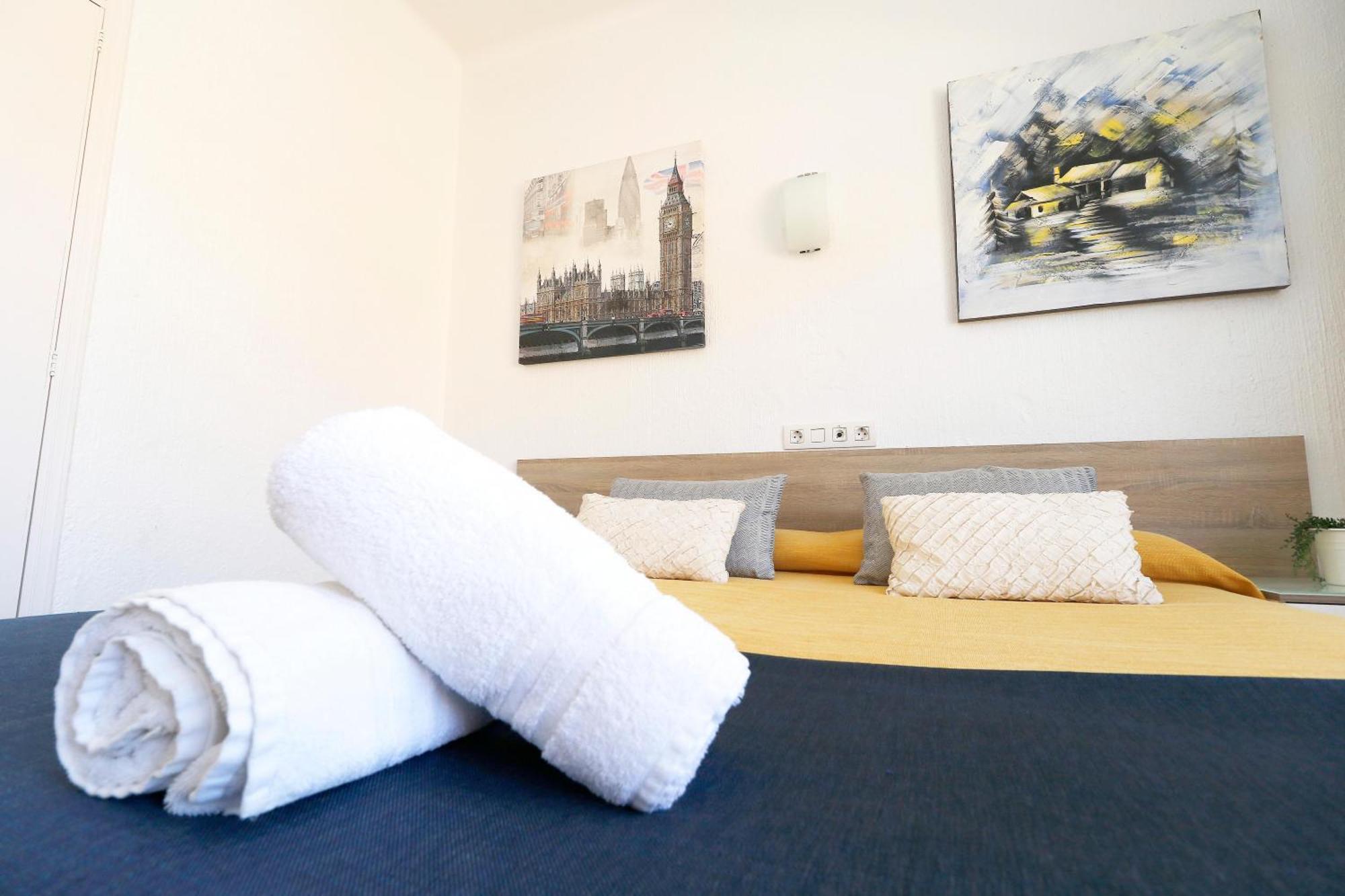 Hsr Gil (Adults Only) Hostel Palma Nova  Bagian luar foto